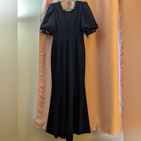 Calvin Klein Sequined-Sleeve V-Back Gown in Black Size 8 - Picture 8 of 12